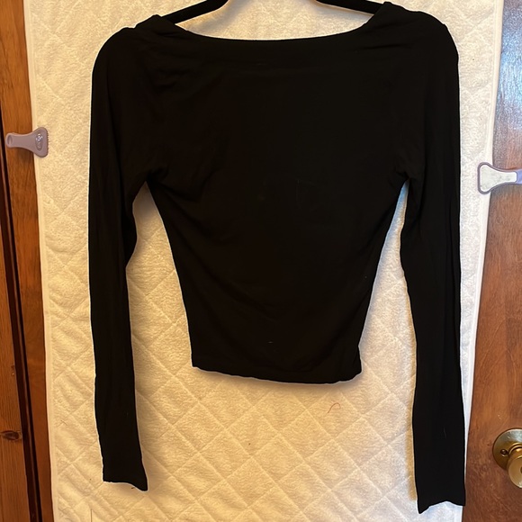 Brandy Melville black v-neck lace-up long sleeve top - Picture 6 of 8